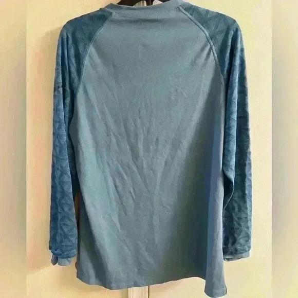 Nike pro men’s blue crewneck layering/workout thumb holes top. Medium - Picture 3 of 5